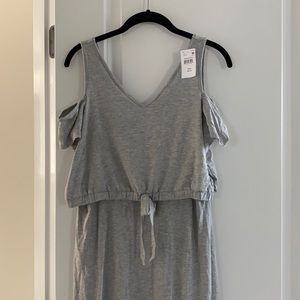 A pea in the pod maternity/nursing midi dress